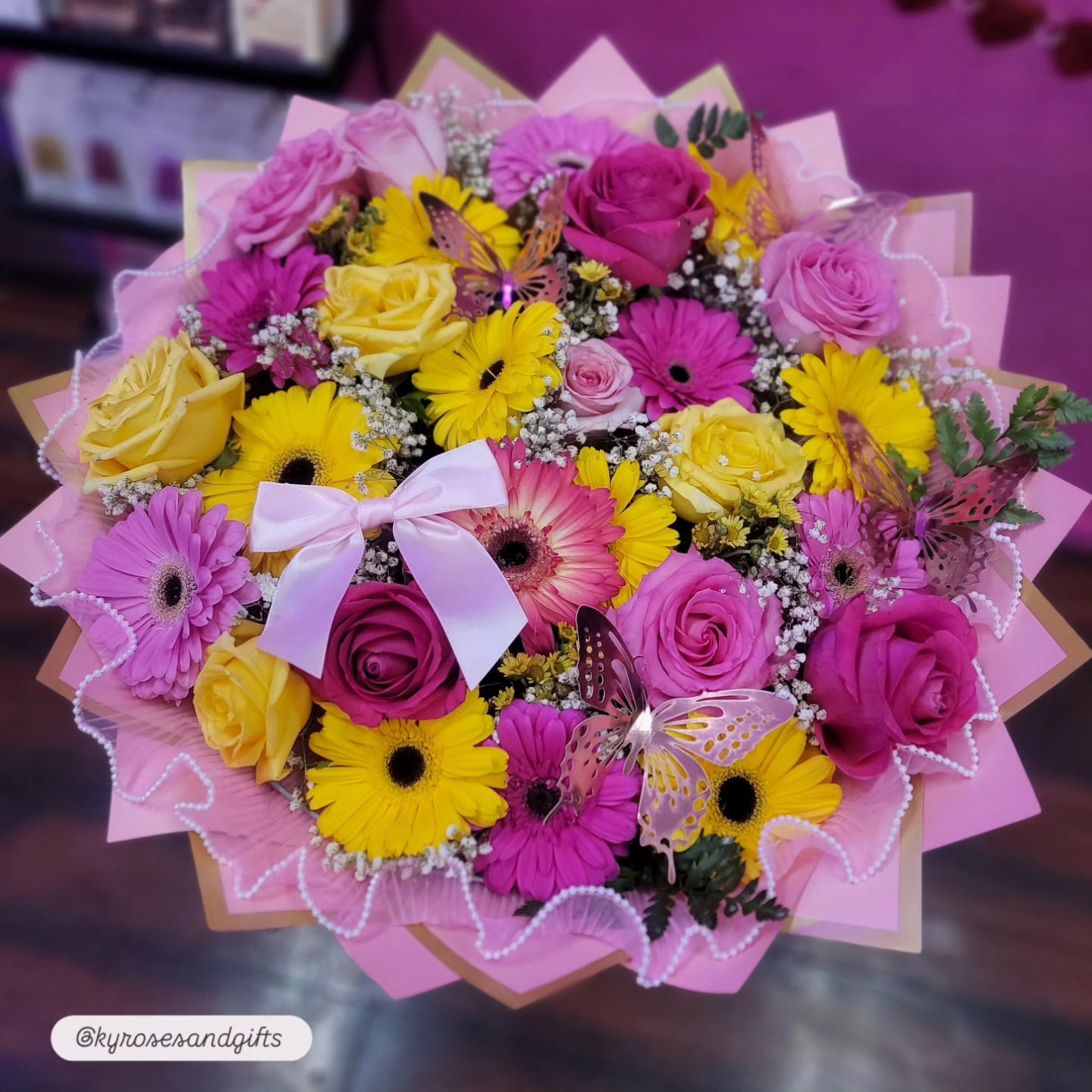 Roses & Gerberas Bow Bouquet (X-Large)