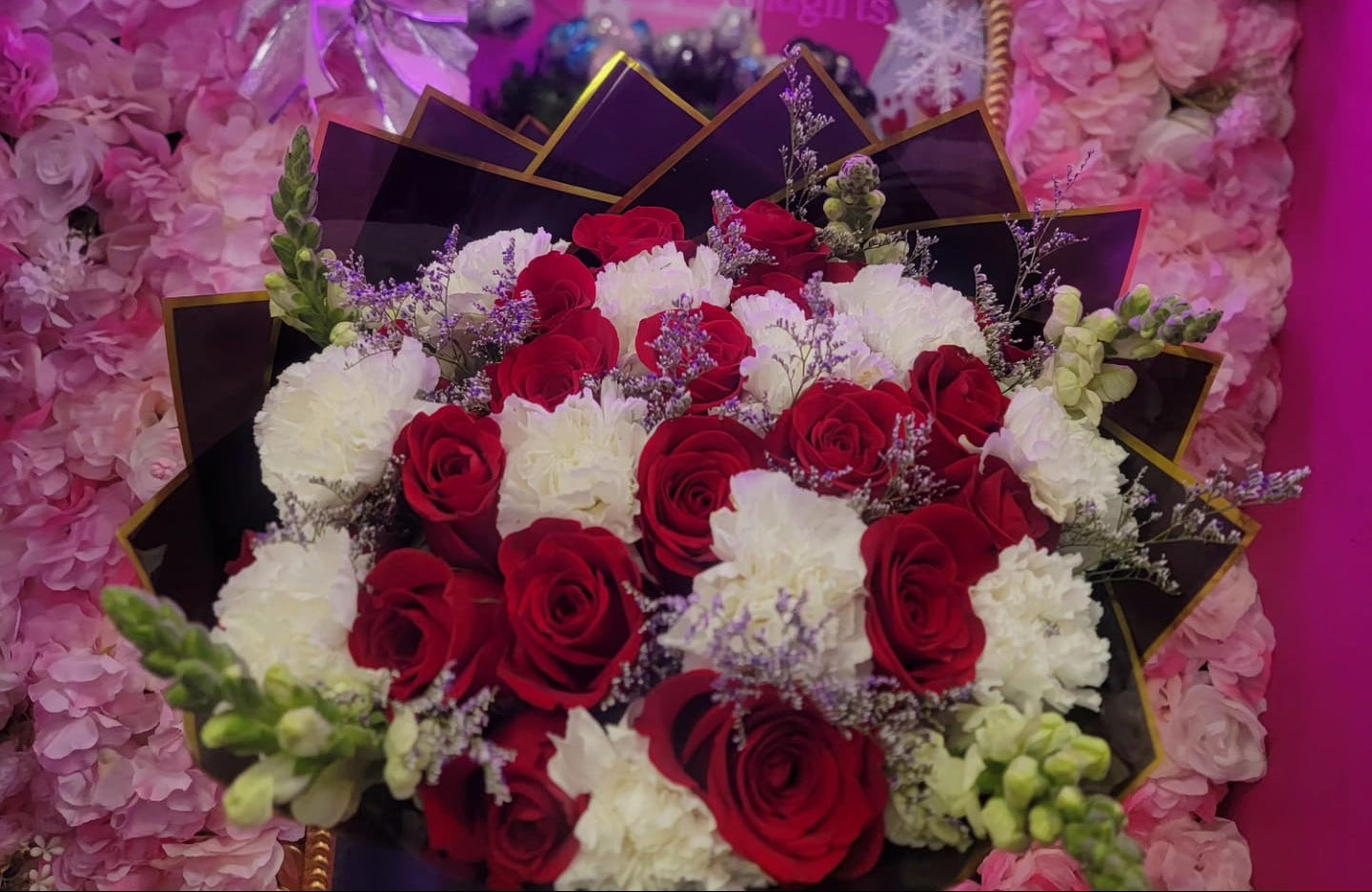 Carnations & Roses