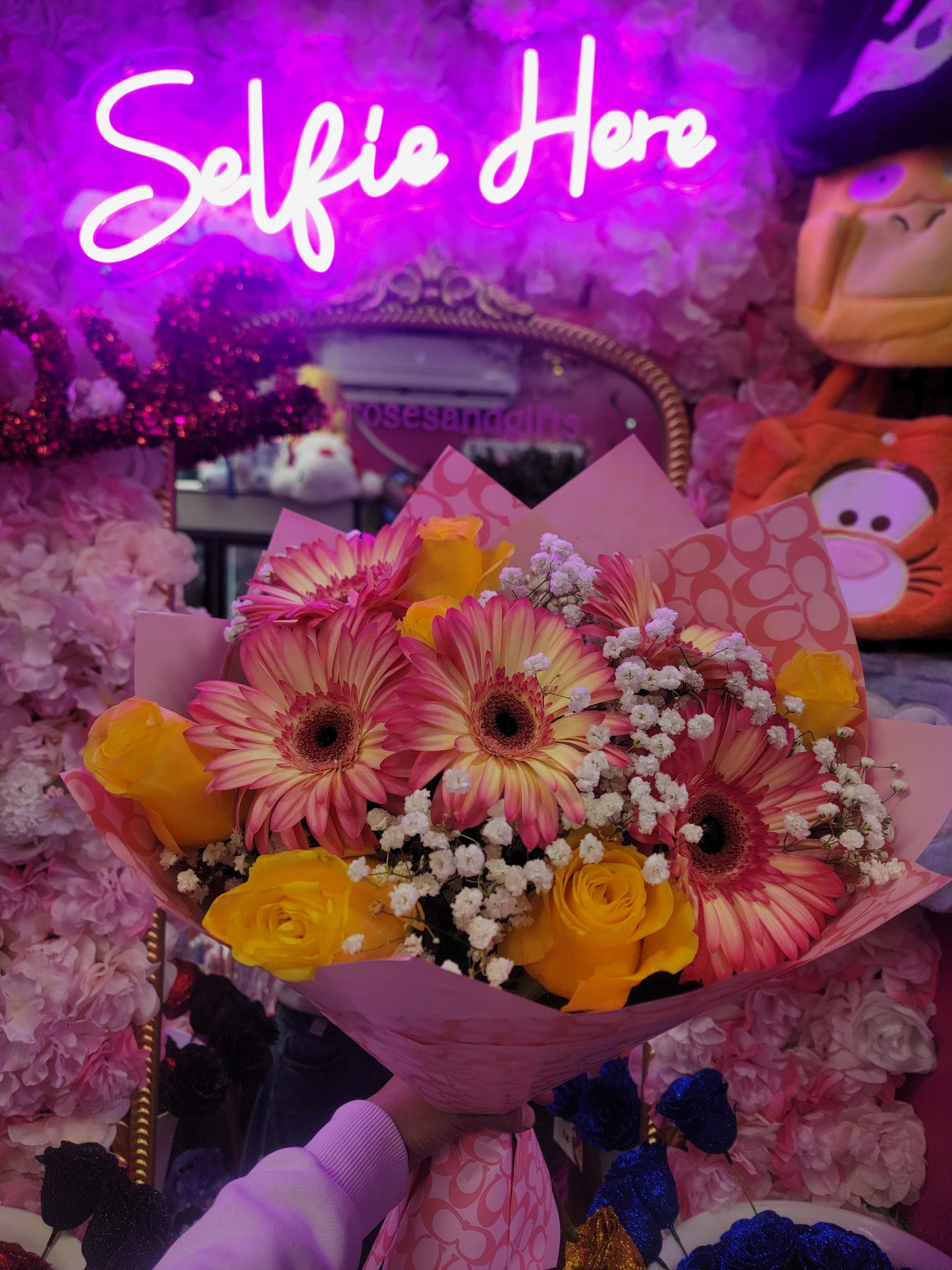 Roses & Gerberas (S/M)