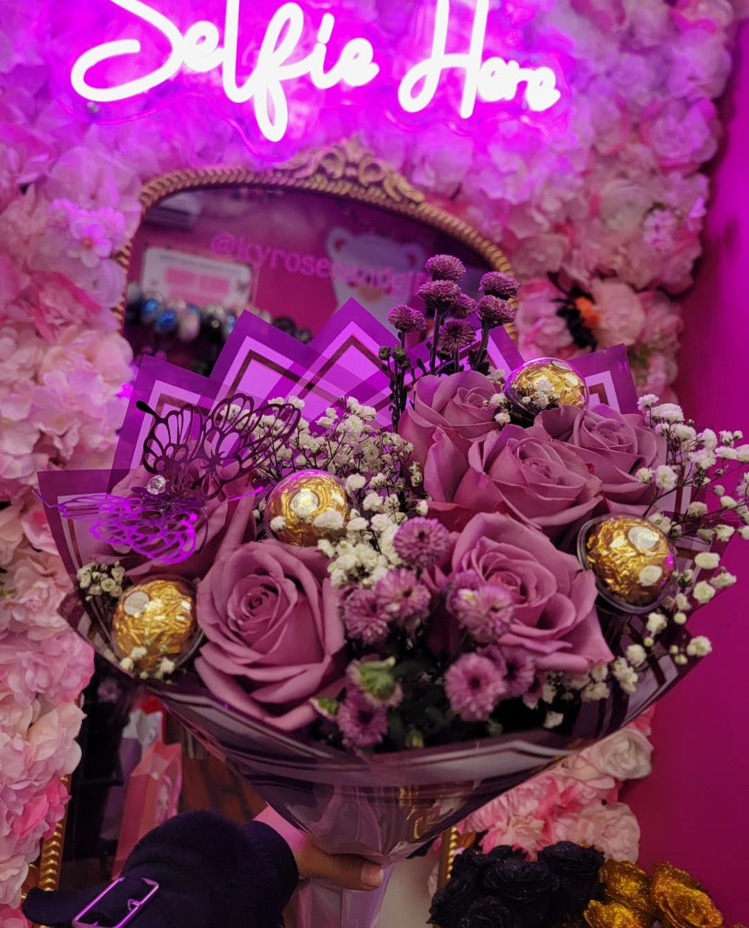 Chocolates & Roses Duo