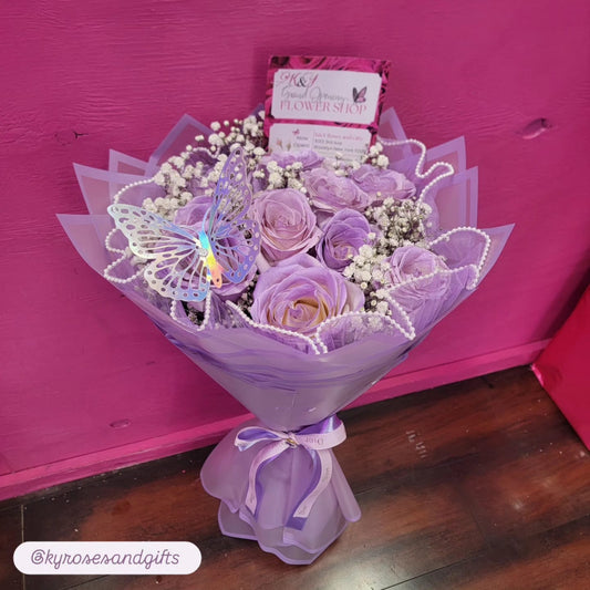 10 Rose with Pearl Mesh