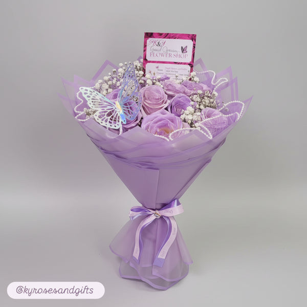 10 Rose with Pearl Mesh